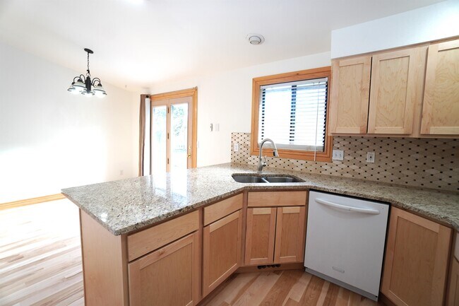 Building Photo - 11965 W Gunsmoke Dr