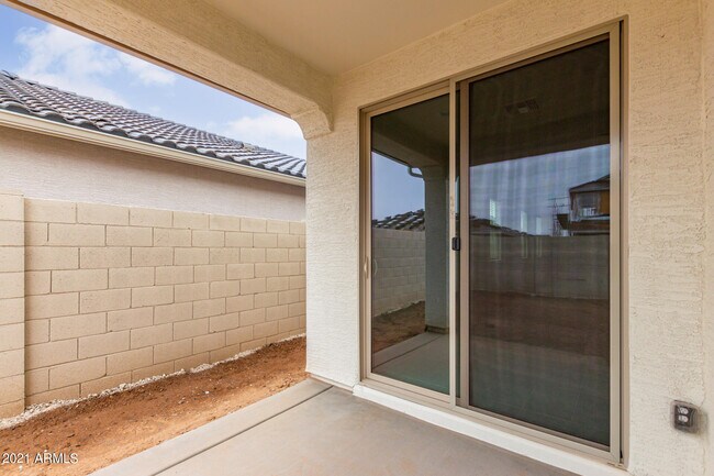 Building Photo - 8755 W Solano Dr