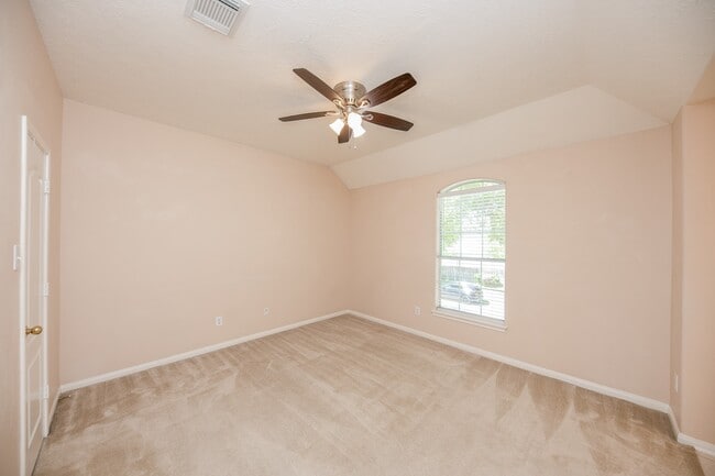 Building Photo - 14203 Alamosa Ct