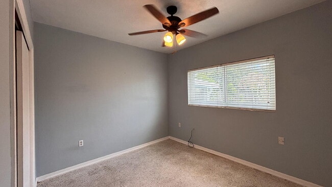 Building Photo - Charming Old Florida-Style Pool Home for Rent!