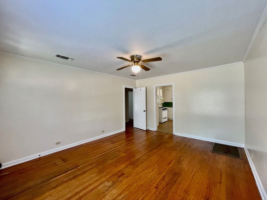 Building Photo - 705 Runnels Ave
