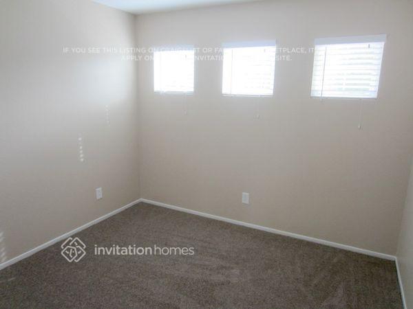 Building Photo - 44743 Johnston Dr