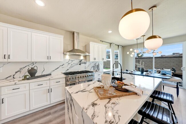 Building Photo - 168 N Falcon Ave