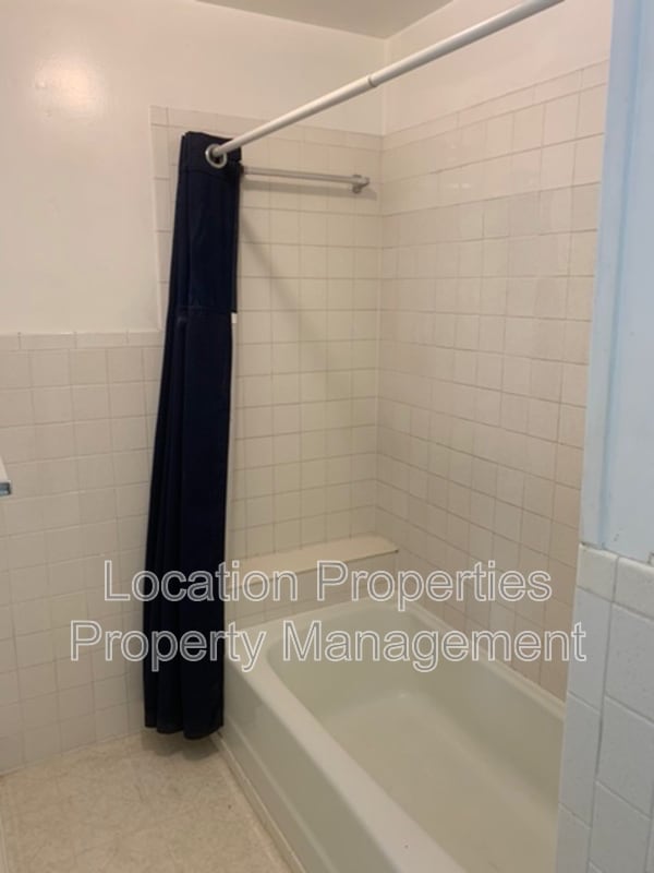 Building Photo - 1741 Vermont St