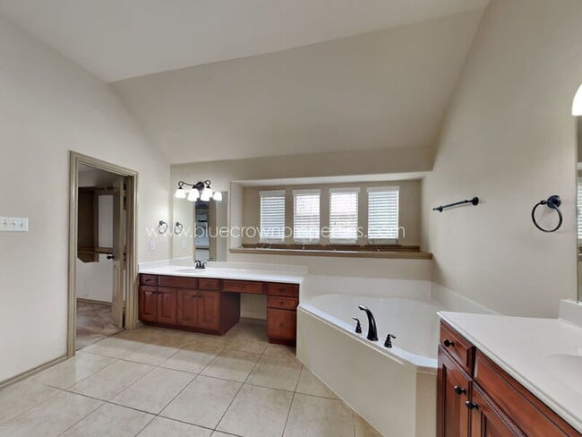 Building Photo - 2172 Liriope Ln