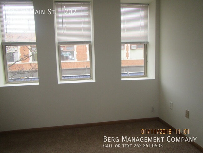 Building Photo - 282 W Main St