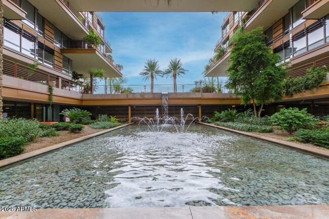 Building Photo - 7157 E Rancho Vista Dr