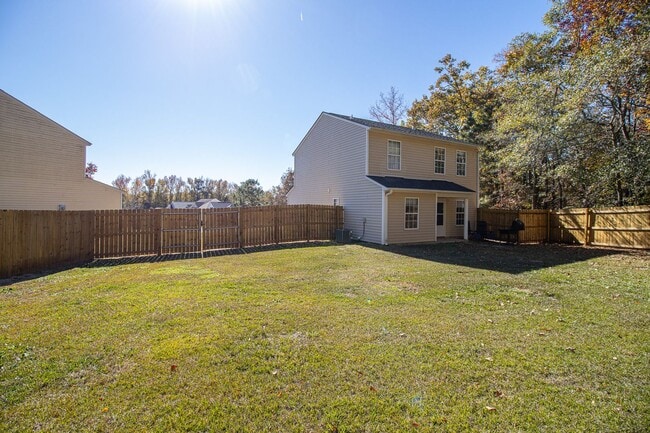 Building Photo - 101 Saskatoon Dr