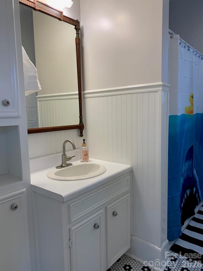 Building Photo - 22 N Congress St