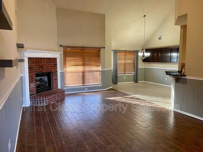 Building Photo - 917 Renita Way
