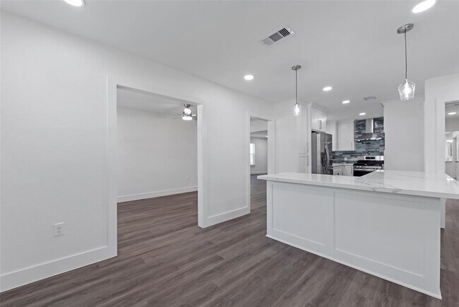 Building Photo - 4074 Cheena Dr