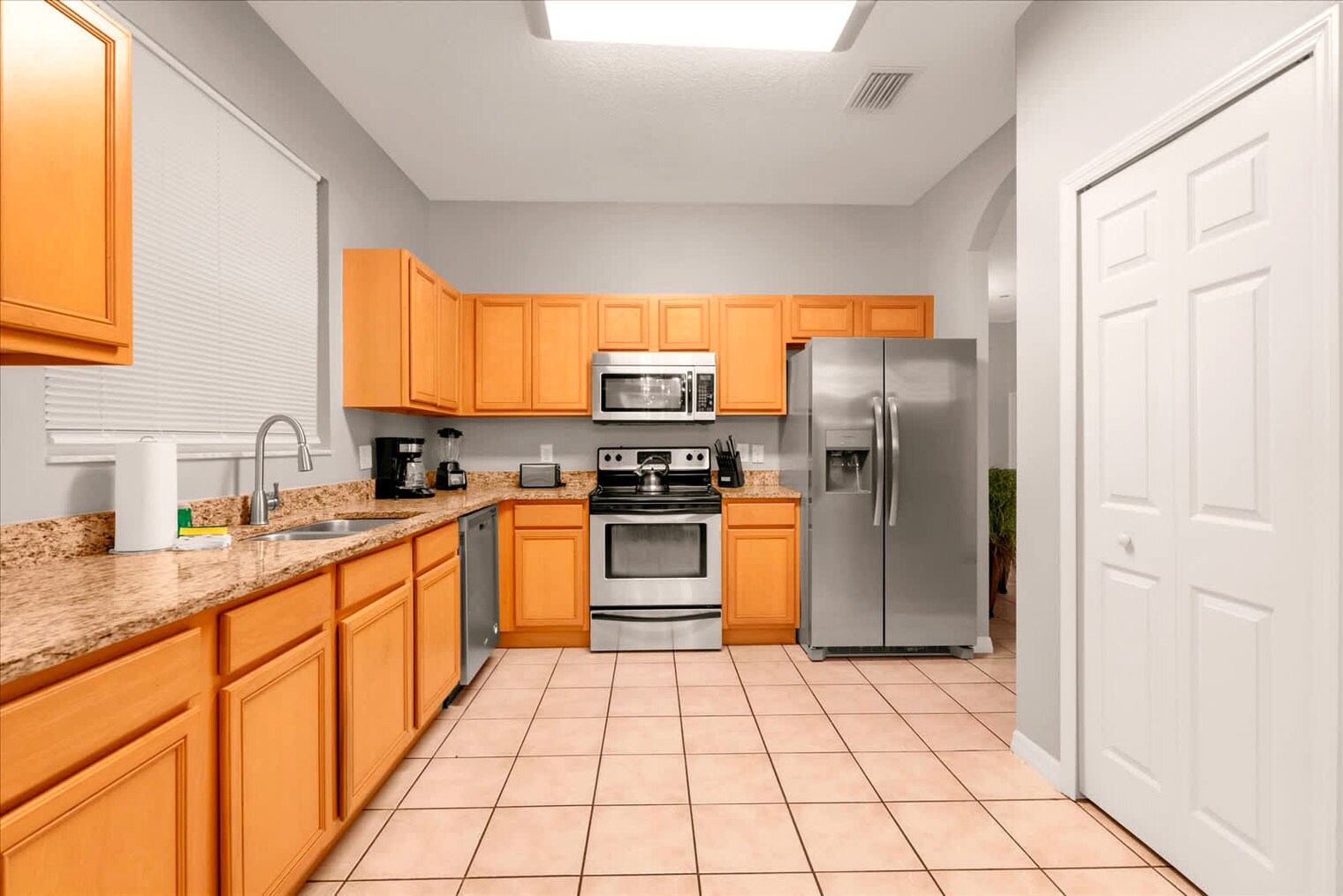 Building Photo - 337 Orista Dr