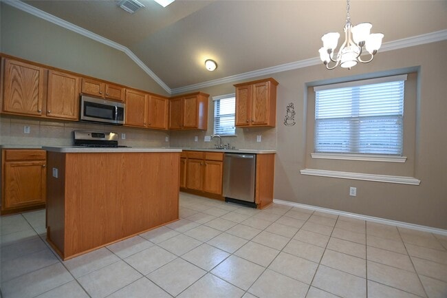 Building Photo - 6104 Promenade Ln