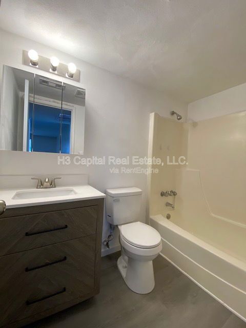 Building Photo - 420 Joseph Dr