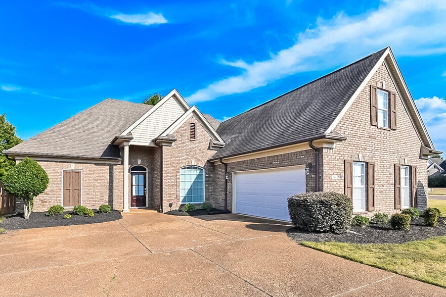 Primary Photo - 3400 Valley Crest Dr