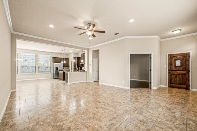 Building Photo - 4 BEDROOM FOR RENT- SEPARATE LIVING AREA - OFFICE