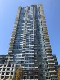 Building Photo - 588 Bell St