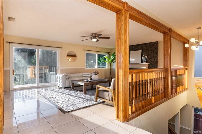 Building Photo - 1218 E Tujunga Ave