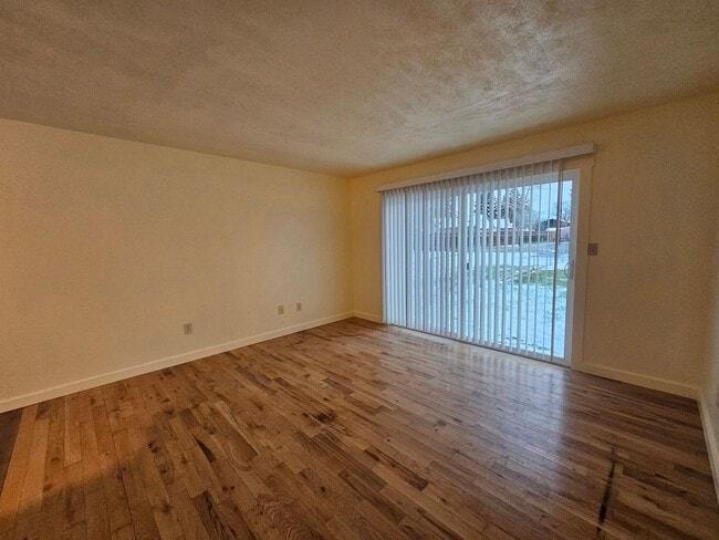 Building Photo - WYO2102