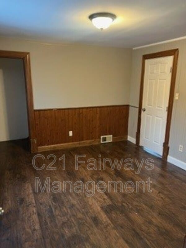 Building Photo - 525 8th St