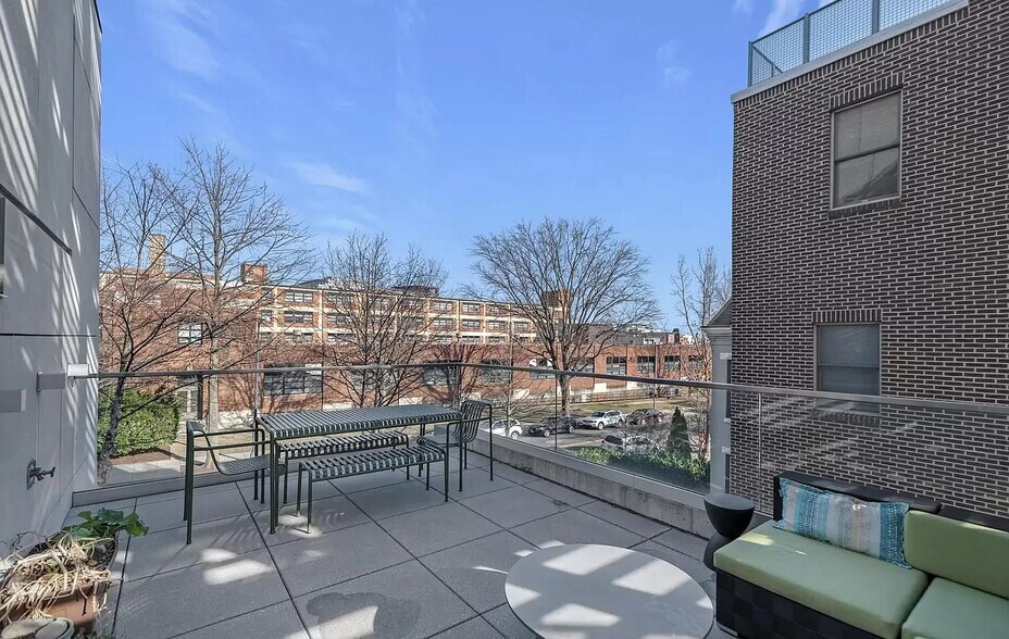 Building Photo - 2250 11th St NW