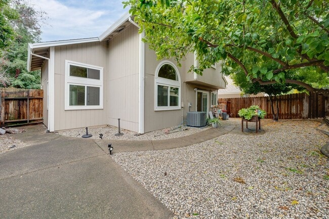 Building Photo - 3-Bed, 2.5-Bath Antelope Home with Vaulted Ceilings & Spacious Yard