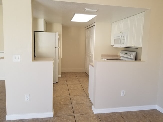 Building Photo - 411 Australian Way