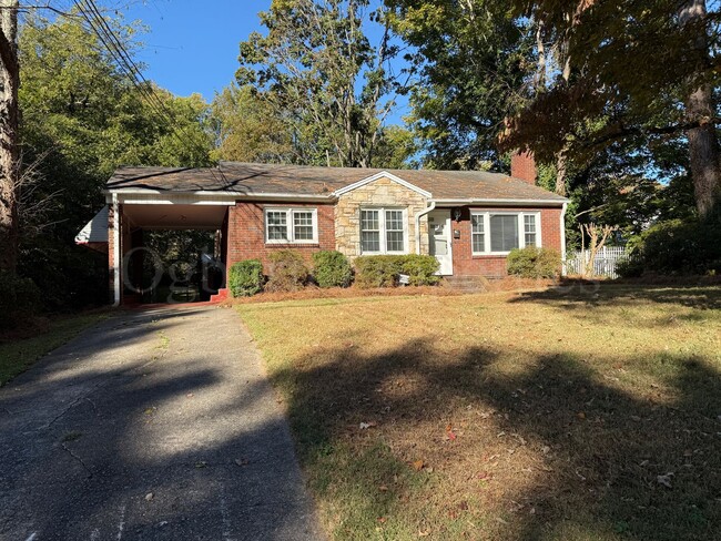 Primary Photo - 1058 Irving St