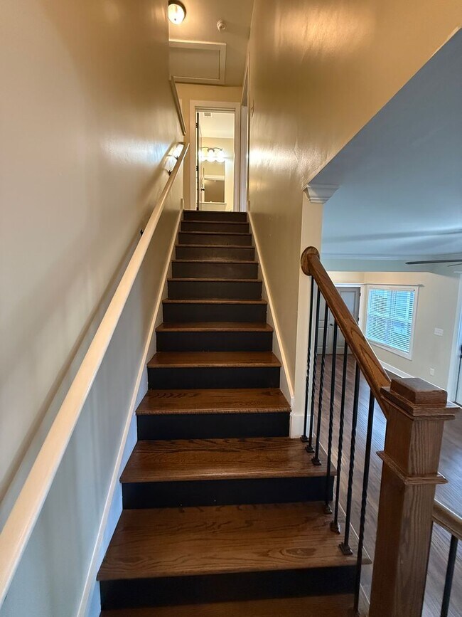 Building Photo - Charming Craftsman Home on Mitchell Bridge...