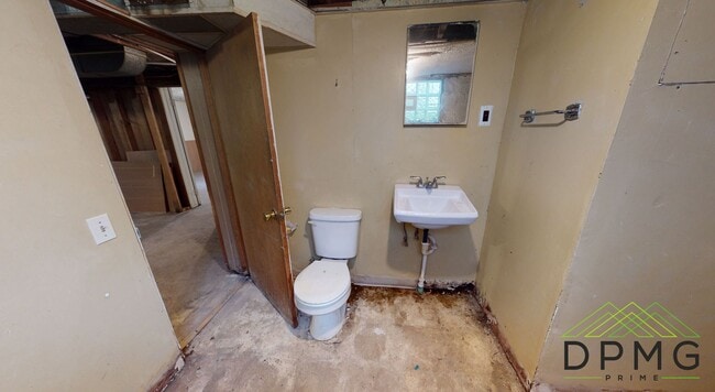 Building Photo - 317 Shepard St