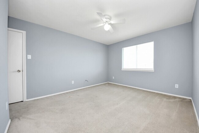Building Photo - 14423 Hillard Green Ln