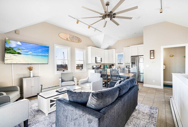 Building Photo - 12 Epping Ave