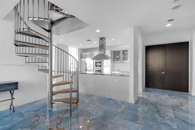 Building Photo - 201 Aqua Ave