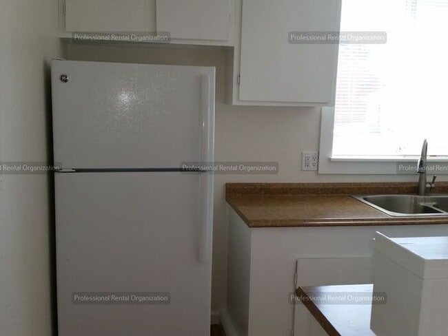 Building Photo - Coming Soon: Cozy Studio Cottage in Vineyard Setting