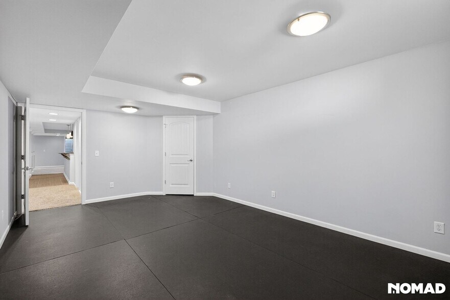 Building Photo - 5711 Coddington Ln