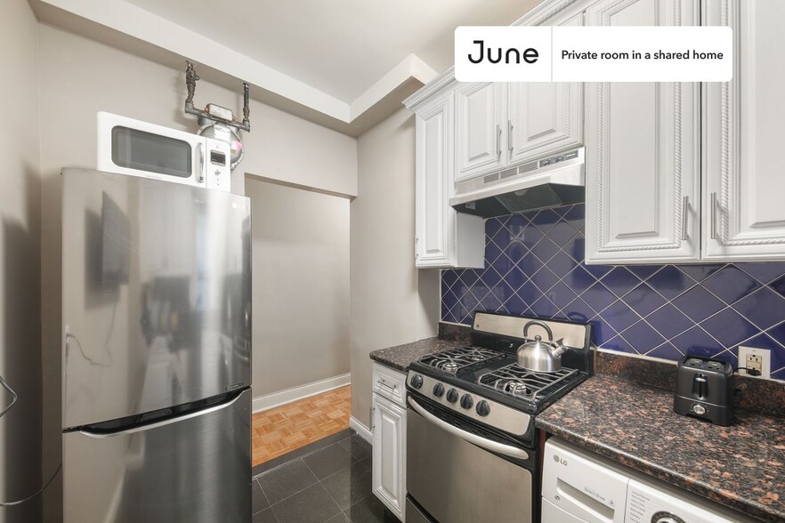 Building Photo - Room in Shared 3 bed/1 bath home in Upper West Side