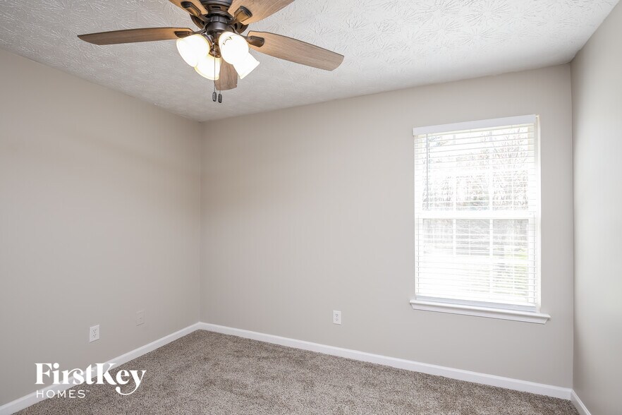 Building Photo - 4501 Waterman Dr