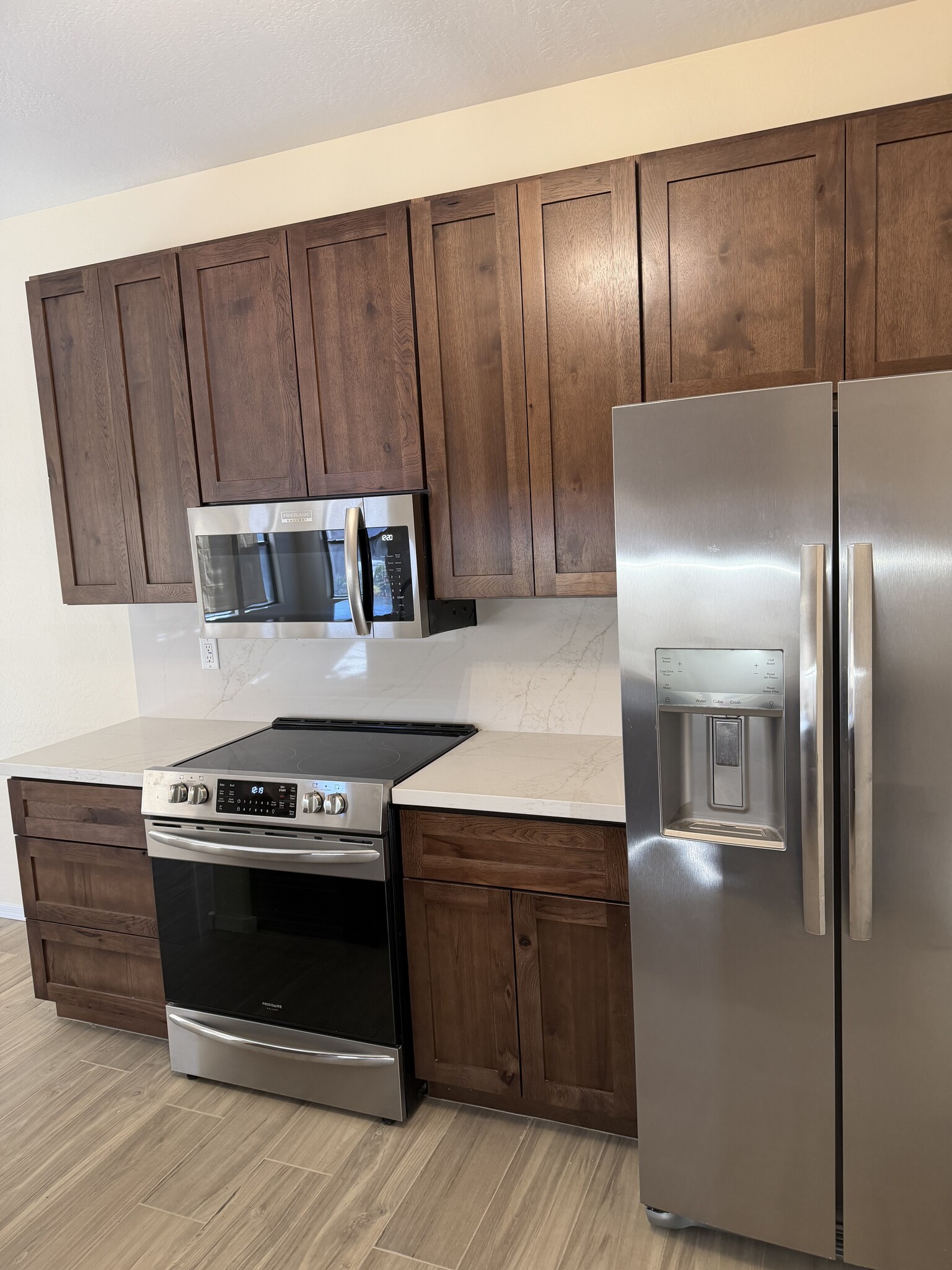 Kitchen - 2600 E Springfield Pl