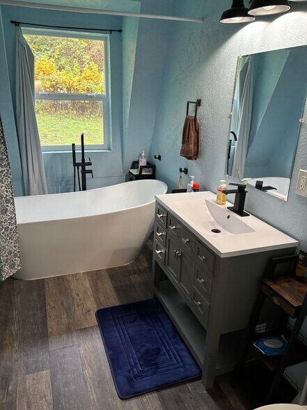 Building Photo - 432 N Yodel Ln