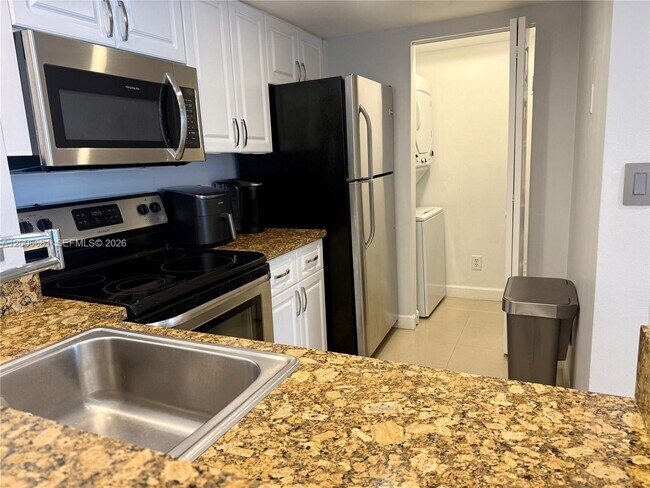 Building Photo - 770 Claughton Island Dr