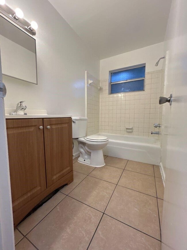 Building Photo - 1001 S M St