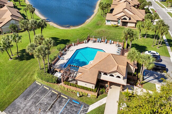 Building Photo - 8062 Cassia Dr