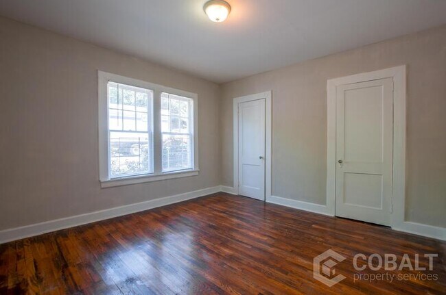 Building Photo - 678 Somerset Terrace NE
