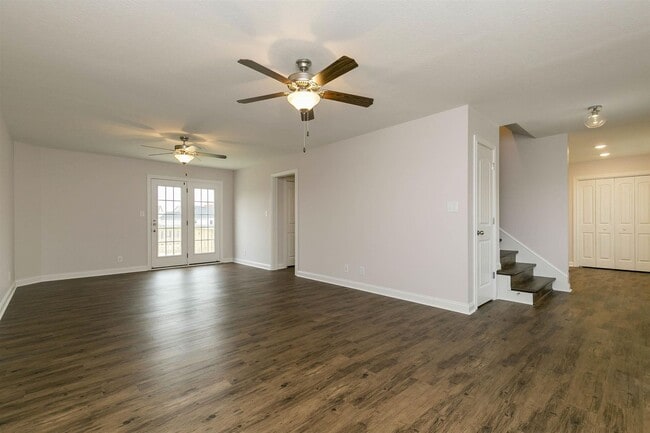 Building Photo - What a kitchen.