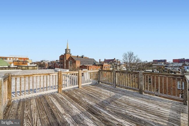 Building Photo - 3143 Dillon St