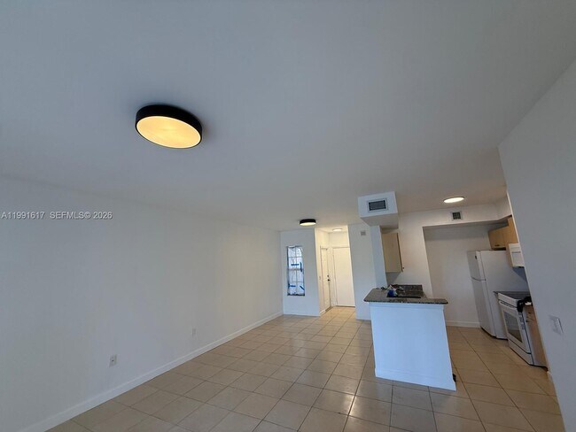 Building Photo - 2493 Centergate Dr