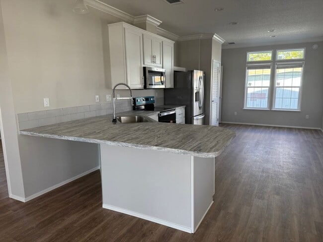 Building Photo - 492 Driftwood Dr