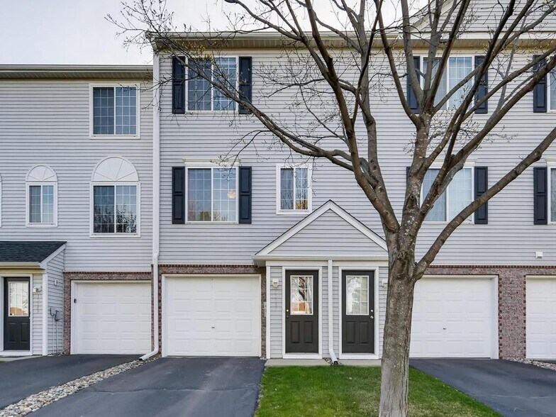 Building Photo - 15587 Flight Way