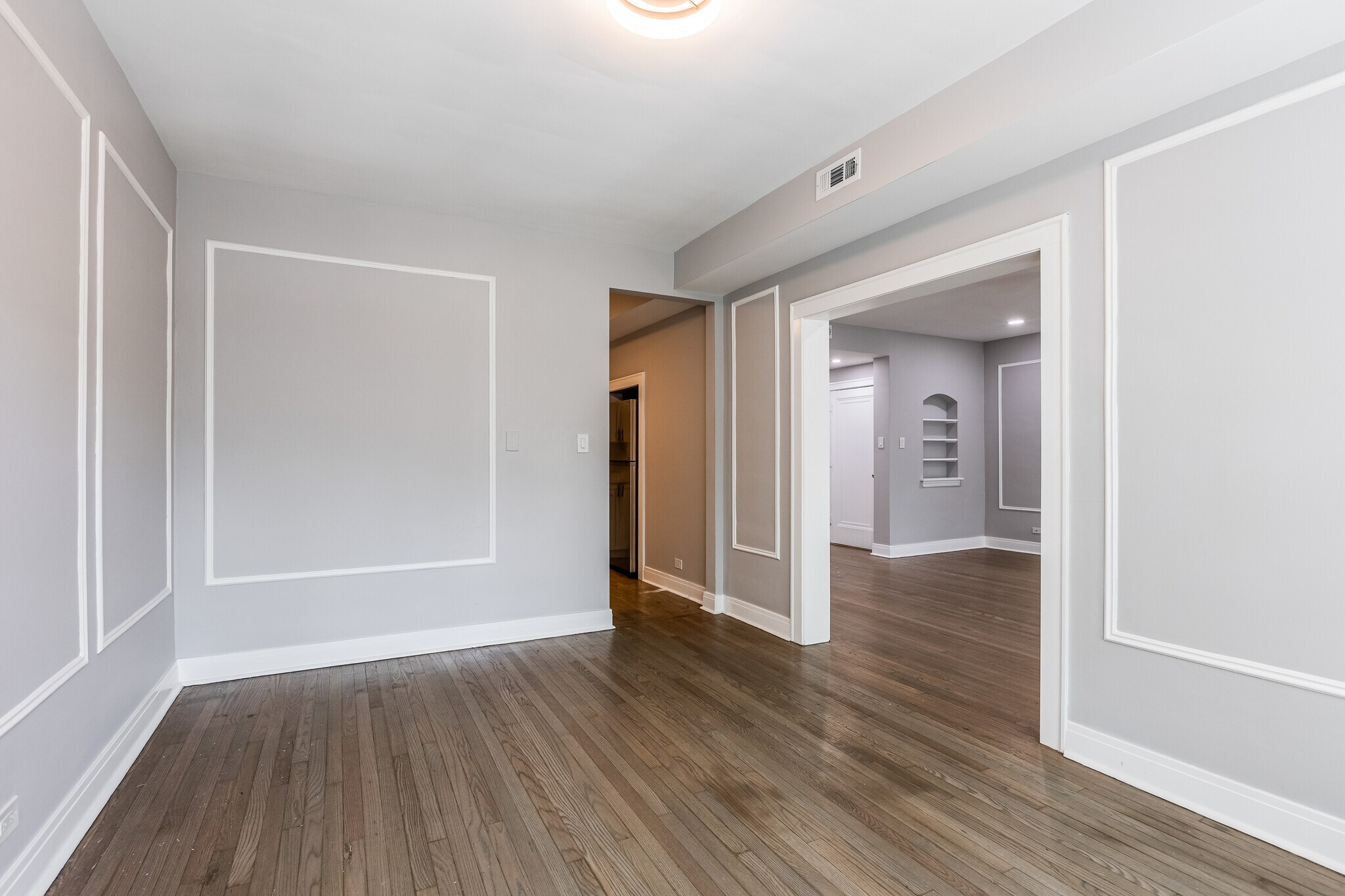 Building Photo - 1352 W Carmen Ave