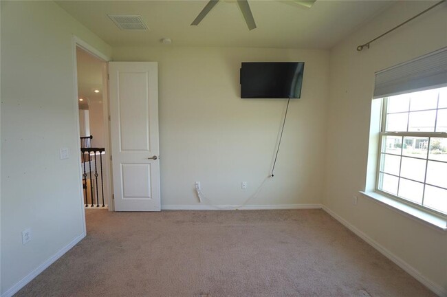 Building Photo - 18824 Birchwood Groves Dr